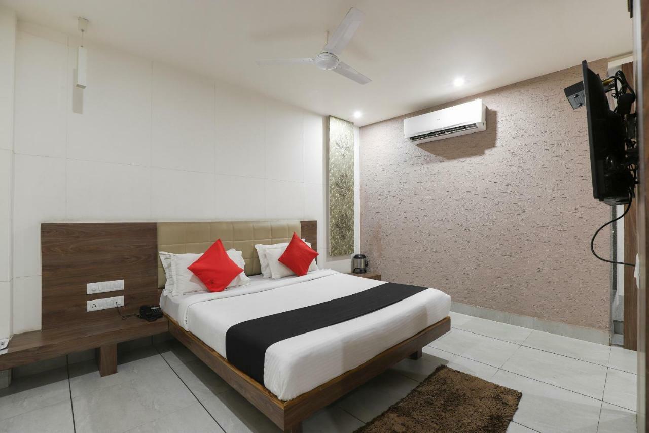 Hotel Apple Residency Pātan Exterior foto